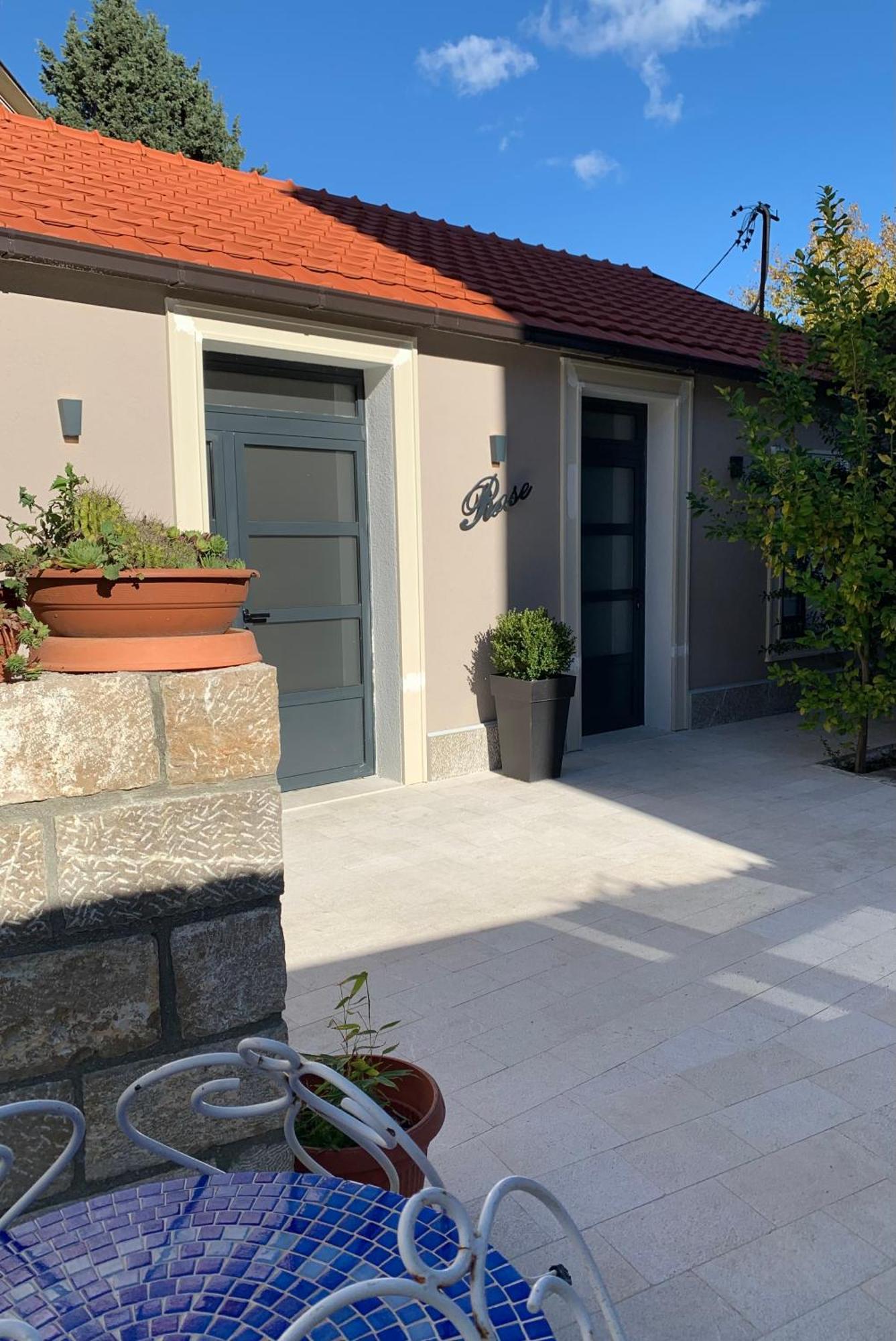 Rose Downtown Apartment Podgorica Exterior photo